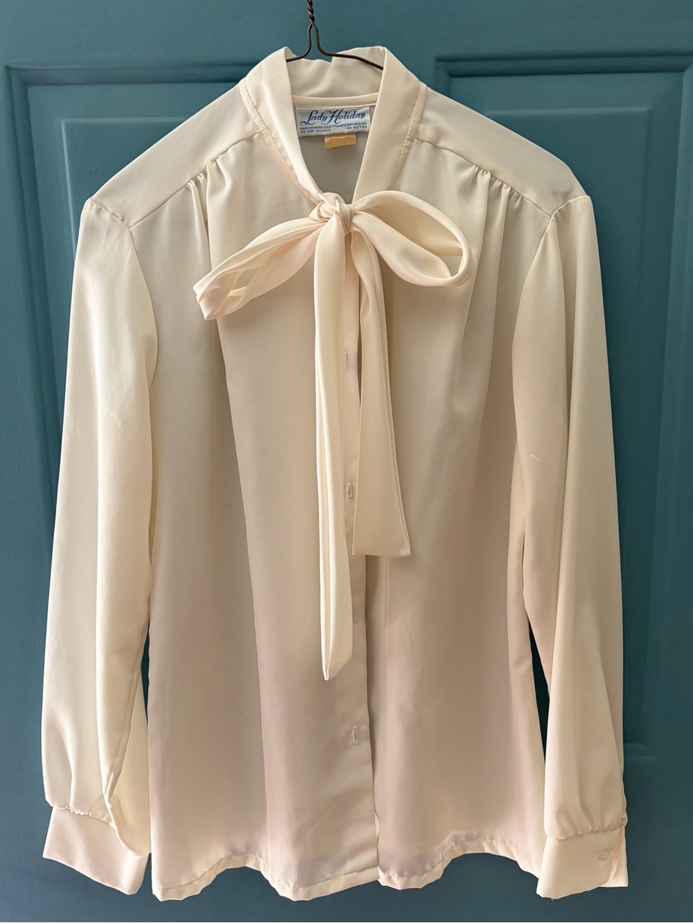 Vintage Lady Holiday Blouse